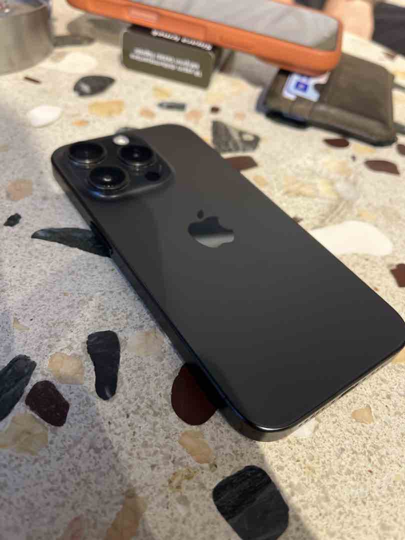 İphone 15 pro acill