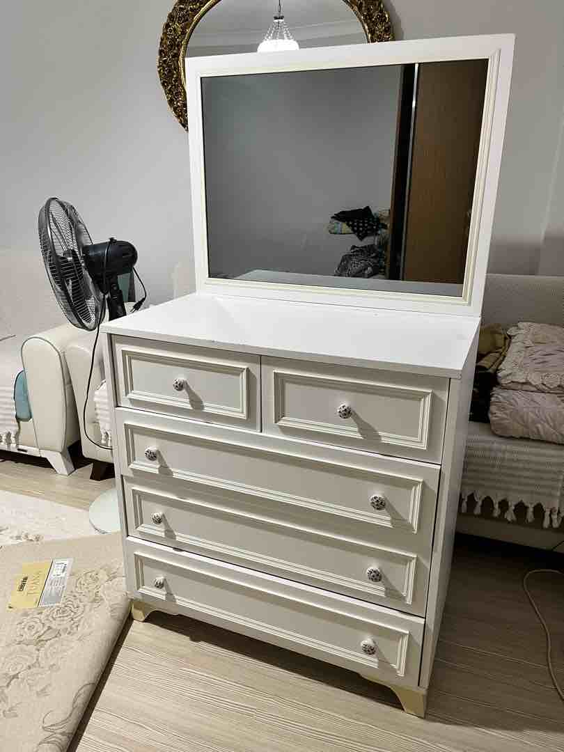 Beyaz Aynalı 5 Çekmeceli Şifonyer + 2 Komodin Takımı - fotoğraf 2