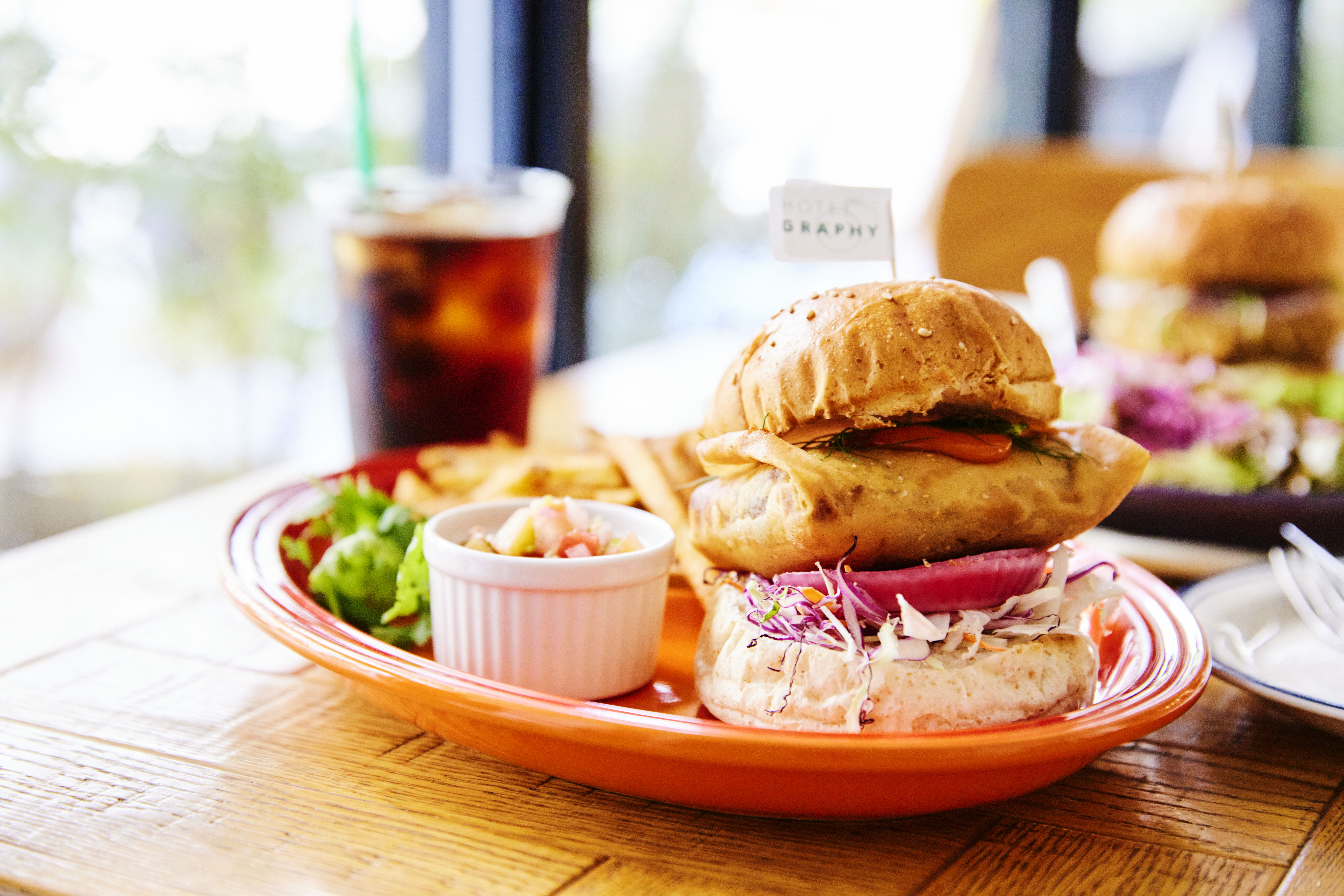 谷根千散歩の途中に。GRAPHY根津でカフェランチ🍔