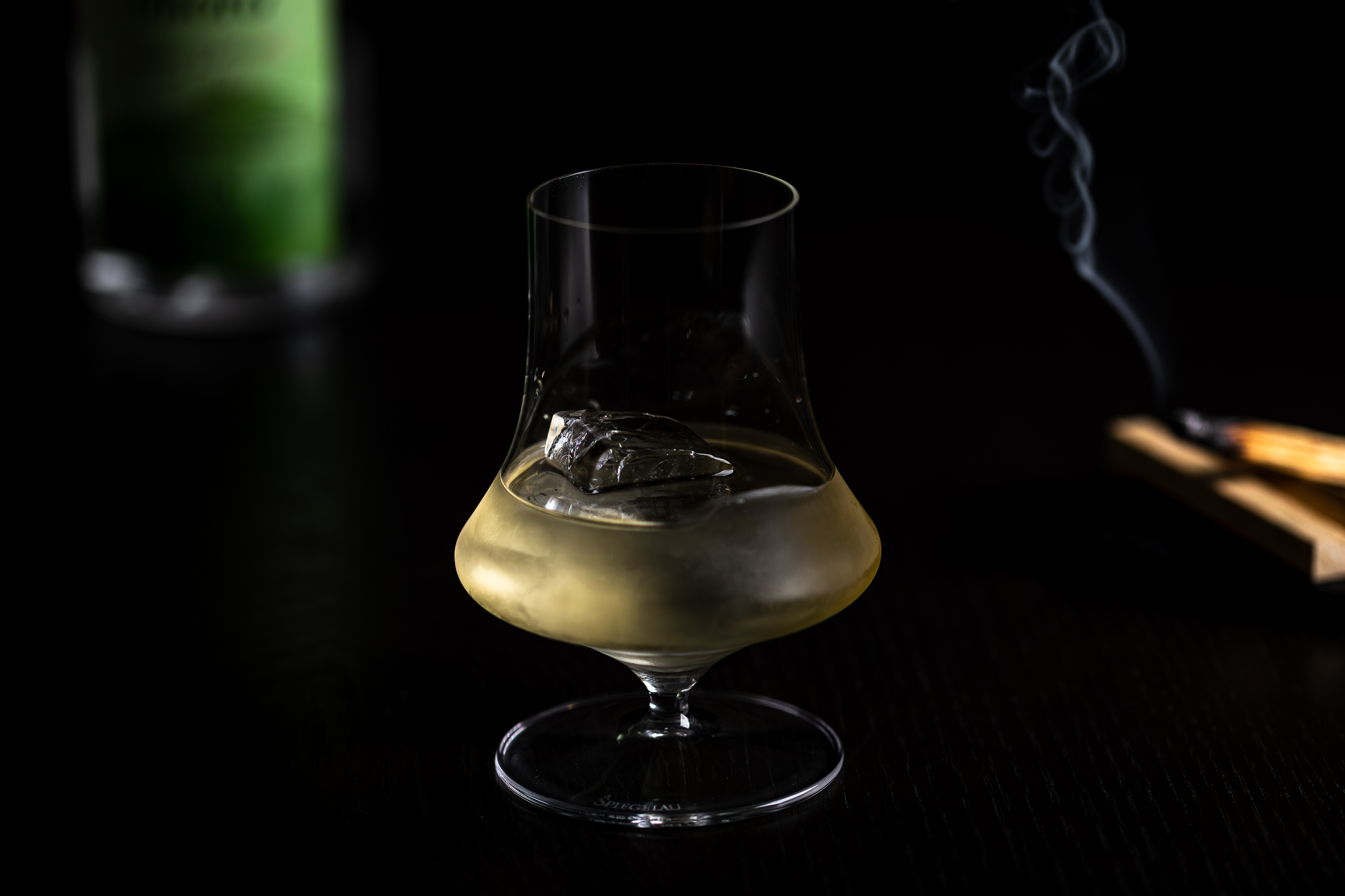 UNWIND（くつろぎ）のひとときを、グラスに閉じ込めた一杯。