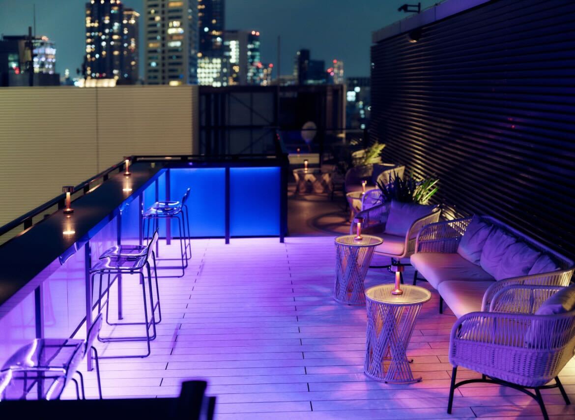 圧倒的な開放感！14階のカウンターでプロの技を愉しむナイトライフスポット