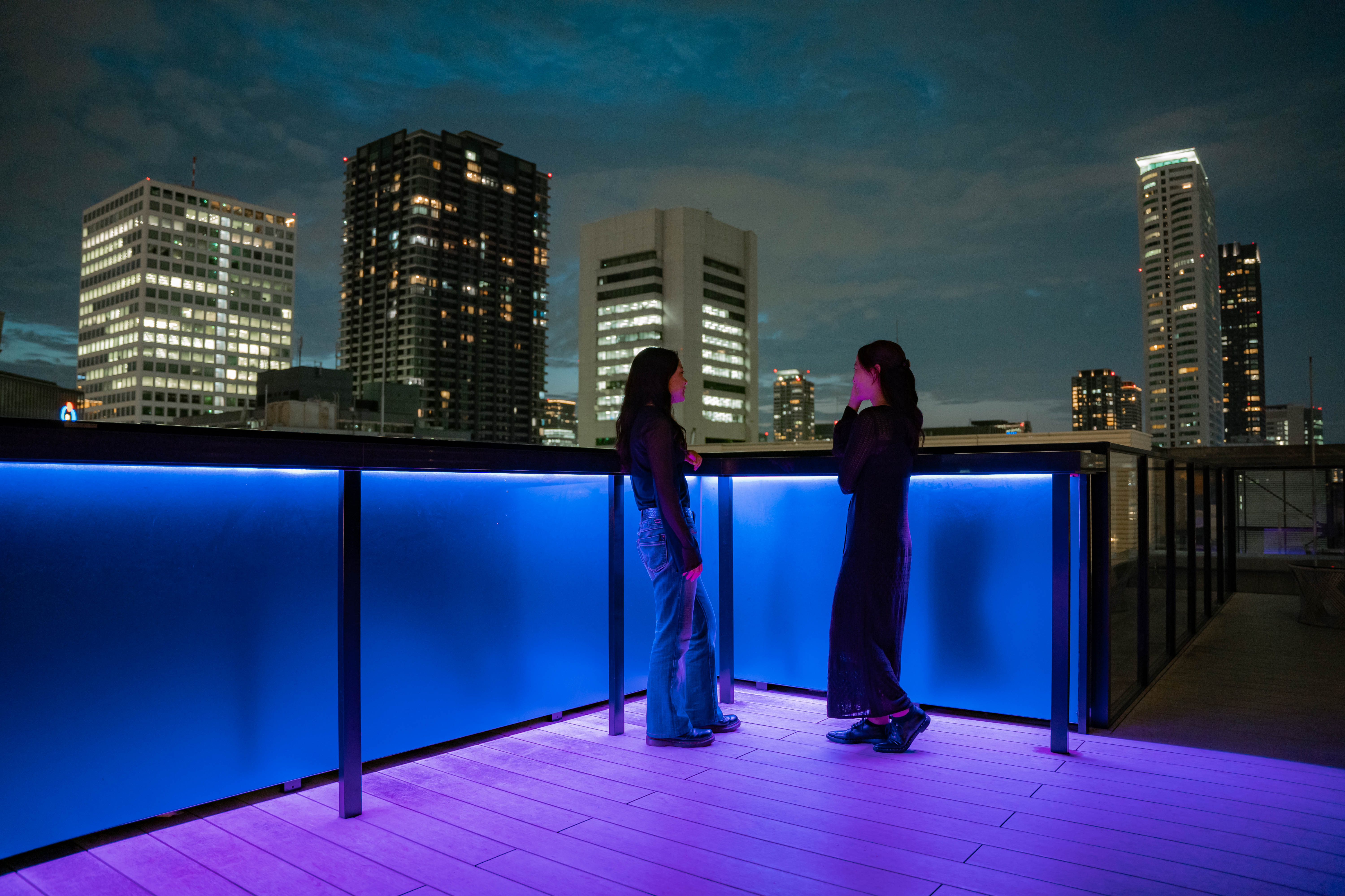 大阪の夜風を感じる特等席。本町・北浜エリアの隠れ家ルーフトップバー