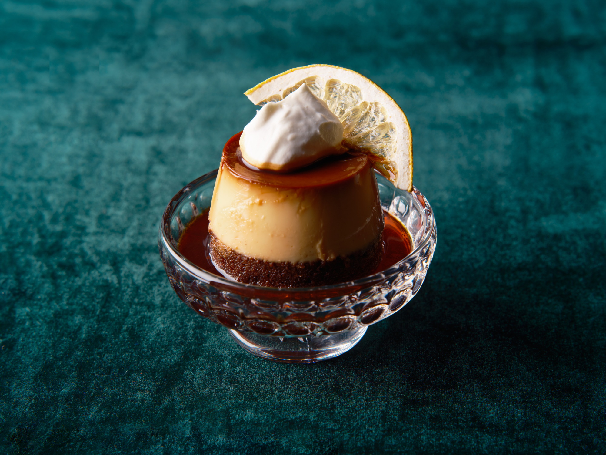 夜カフェバーで楽しむプヂン