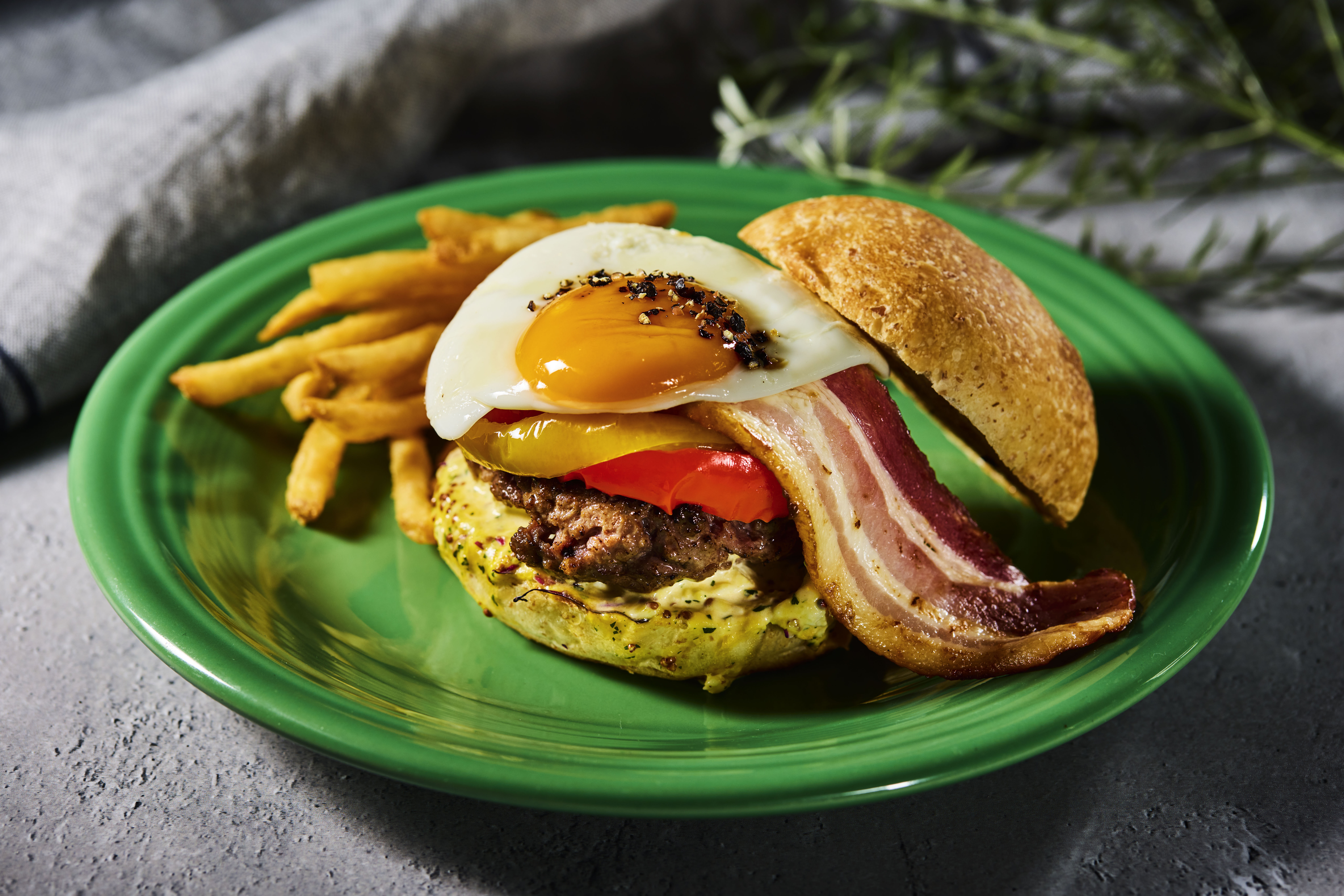 ランチにおすすめ｜肉感抜群ジャージービーフバーガー🍔