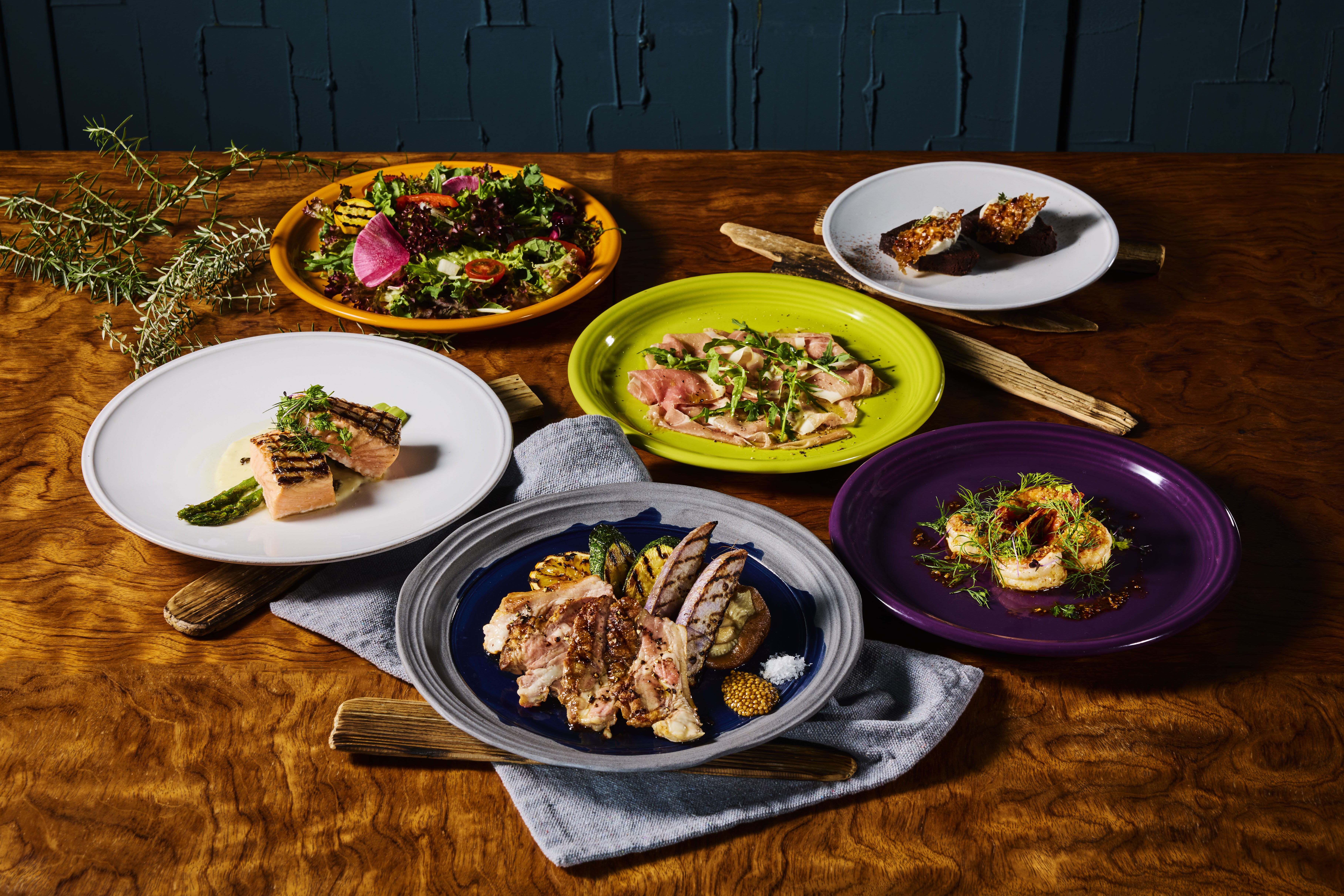 日常と特別のあいだに、Graphic Grill & Bar