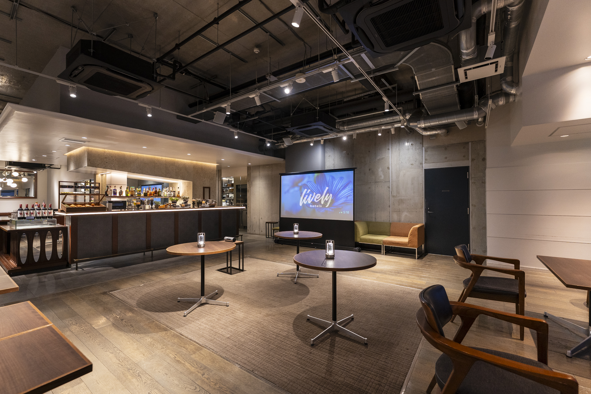 貸切は当館2階のレストランラウンジにて