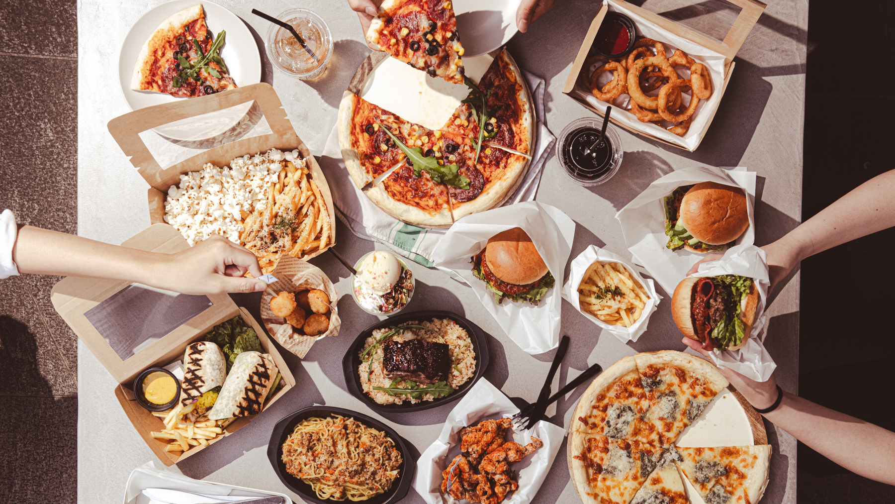 ルームサービスでおこもりステイを大満喫!