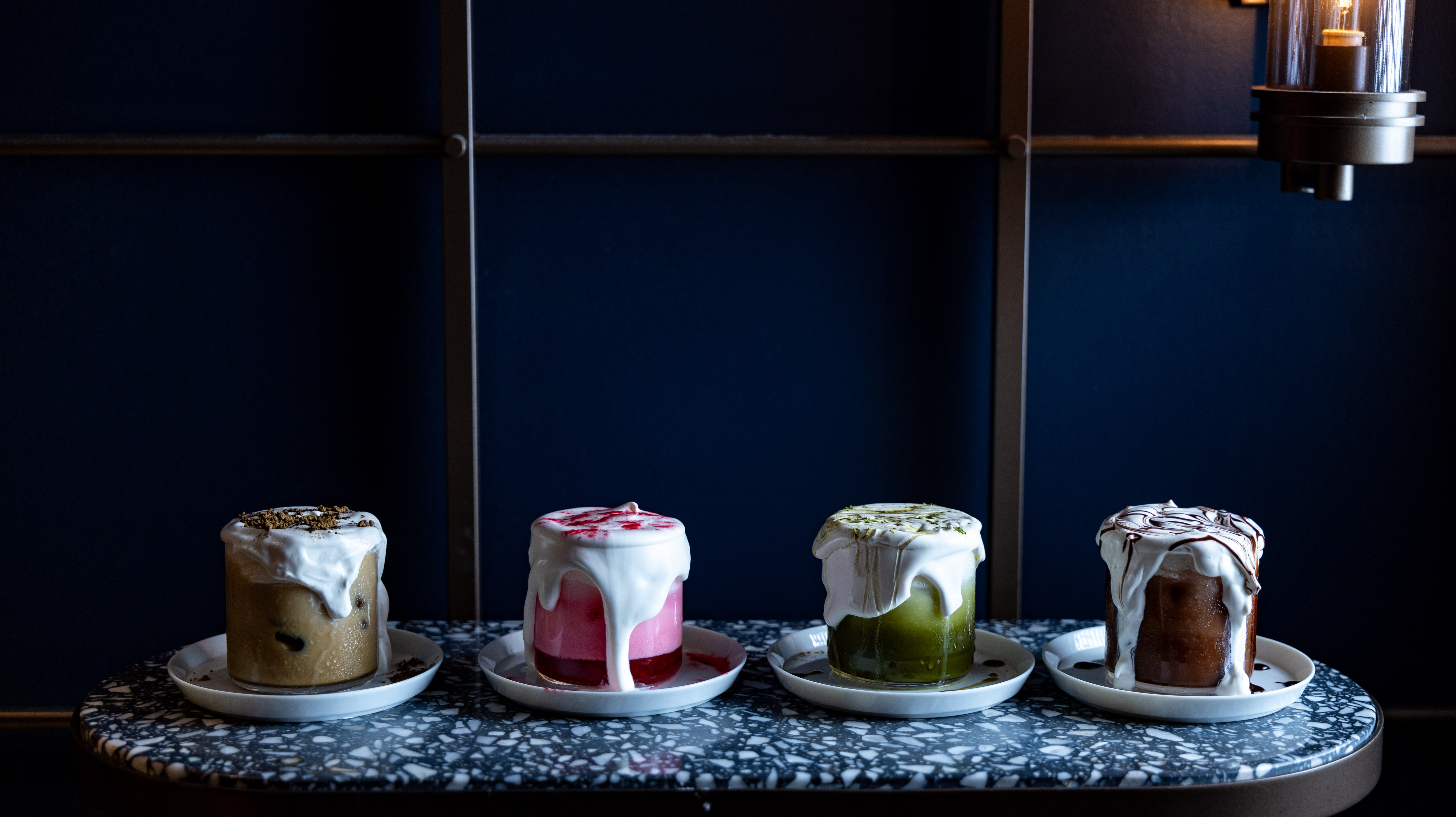 甘ったるいがちょうどいい！？クリームラテに酔いしれるカフェタイム