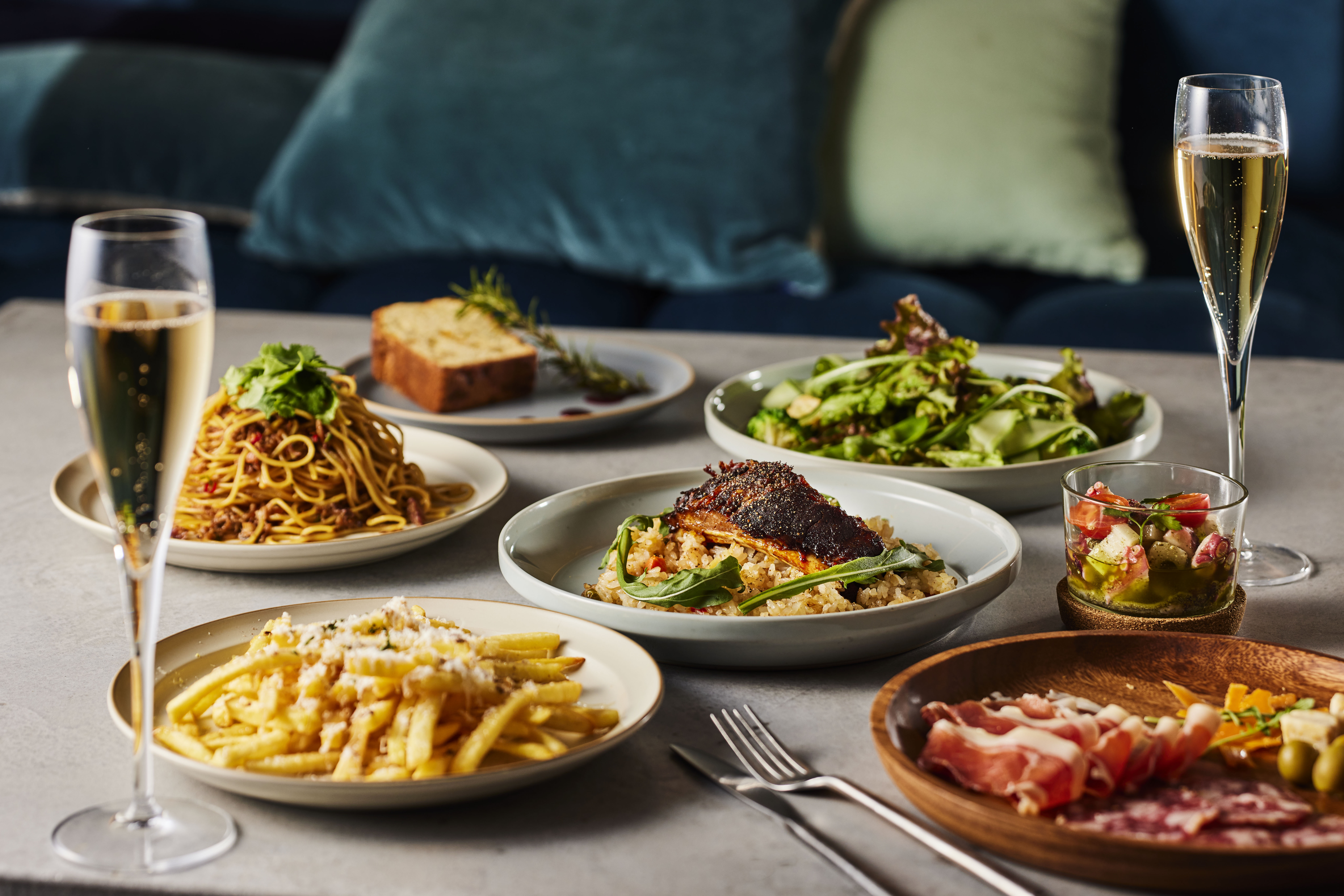 ランチ限定のお得なコースで、優雅なお昼タイムを♪