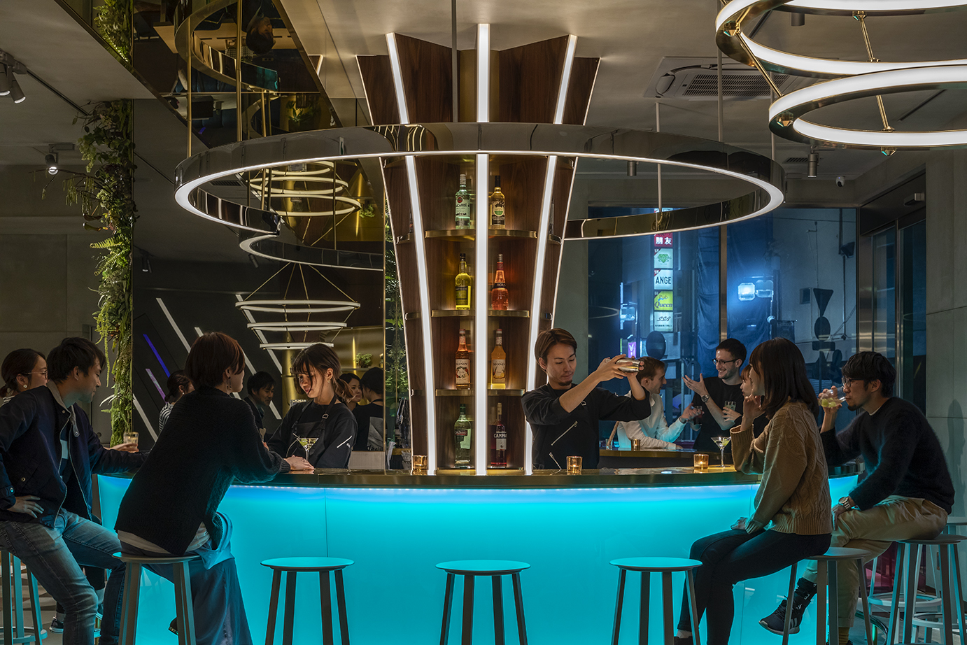 駅チカの隠れ家ホテルバー。食事の後の「デザート・カクテル」も