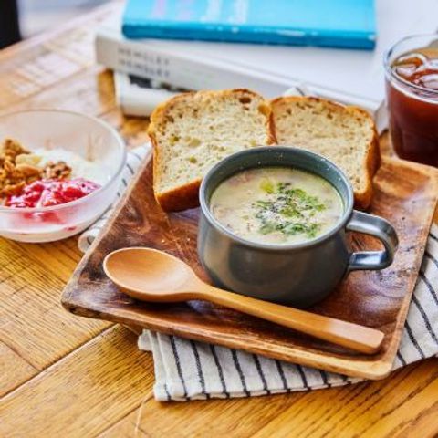 （冬季限定）クラムチャウダー／谷根千のパン付き