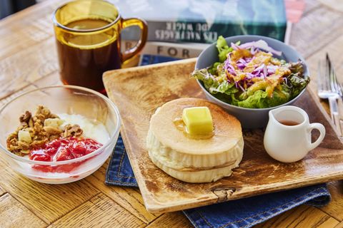 米粉のパンケーキ／サラダ付き