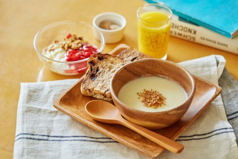 季節野菜のポタージュ ／谷根千のパン付き