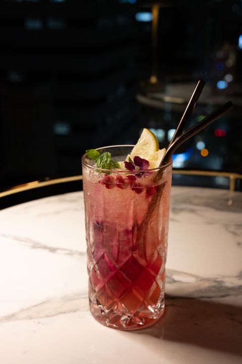 ザクロとスパニッシュハーブリキュール　地中海モヒート