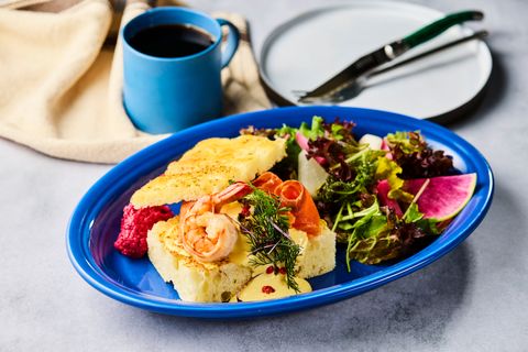 Eggs Benedict with Shrimp & Salmon w/Vegetable Salad