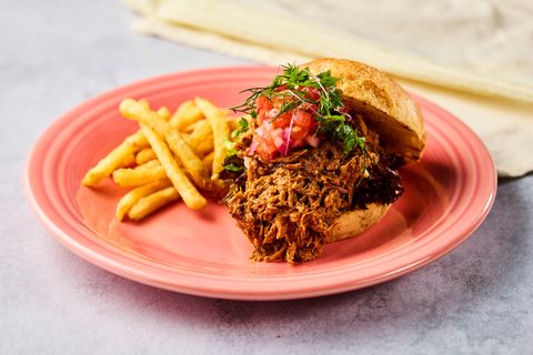 Pulled Pork Burger w/Fries