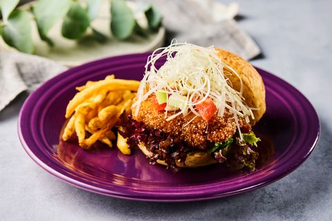 Fried Chicken Burger w/French Fries