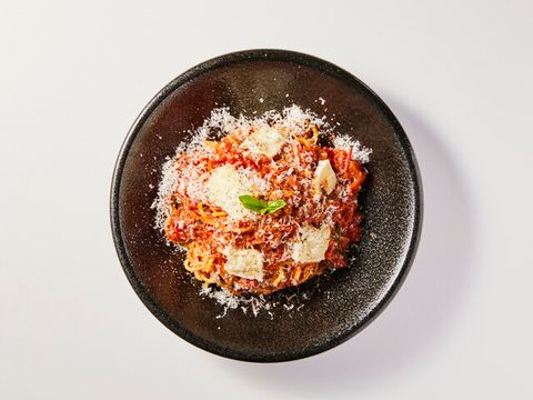 カマンベールとグラナパダーノのトマトパスタ