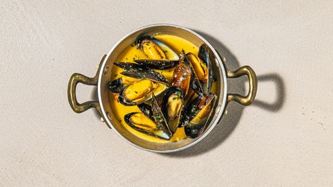 ムール貝の白ワイン蒸し