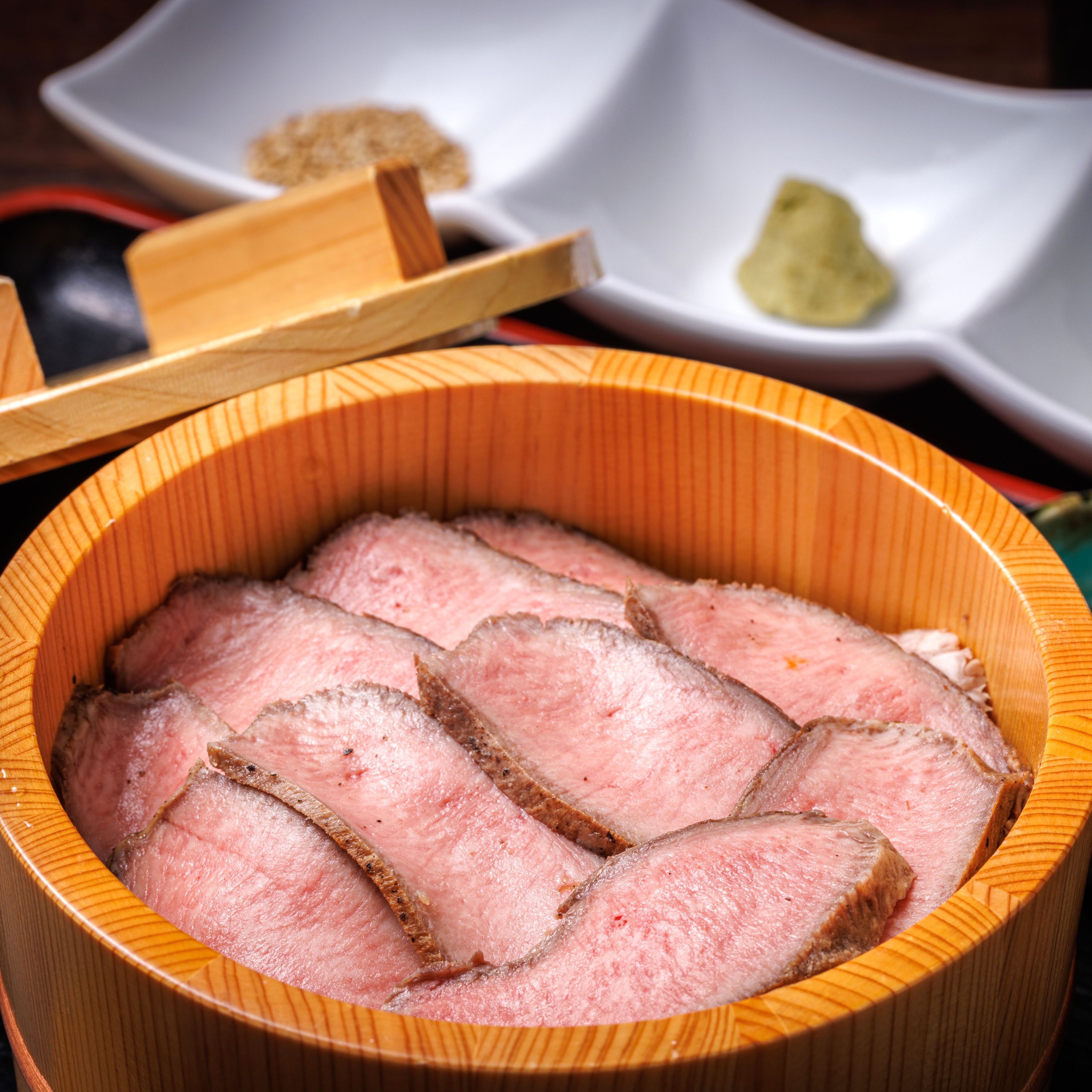 牛タンひつまぶし丼