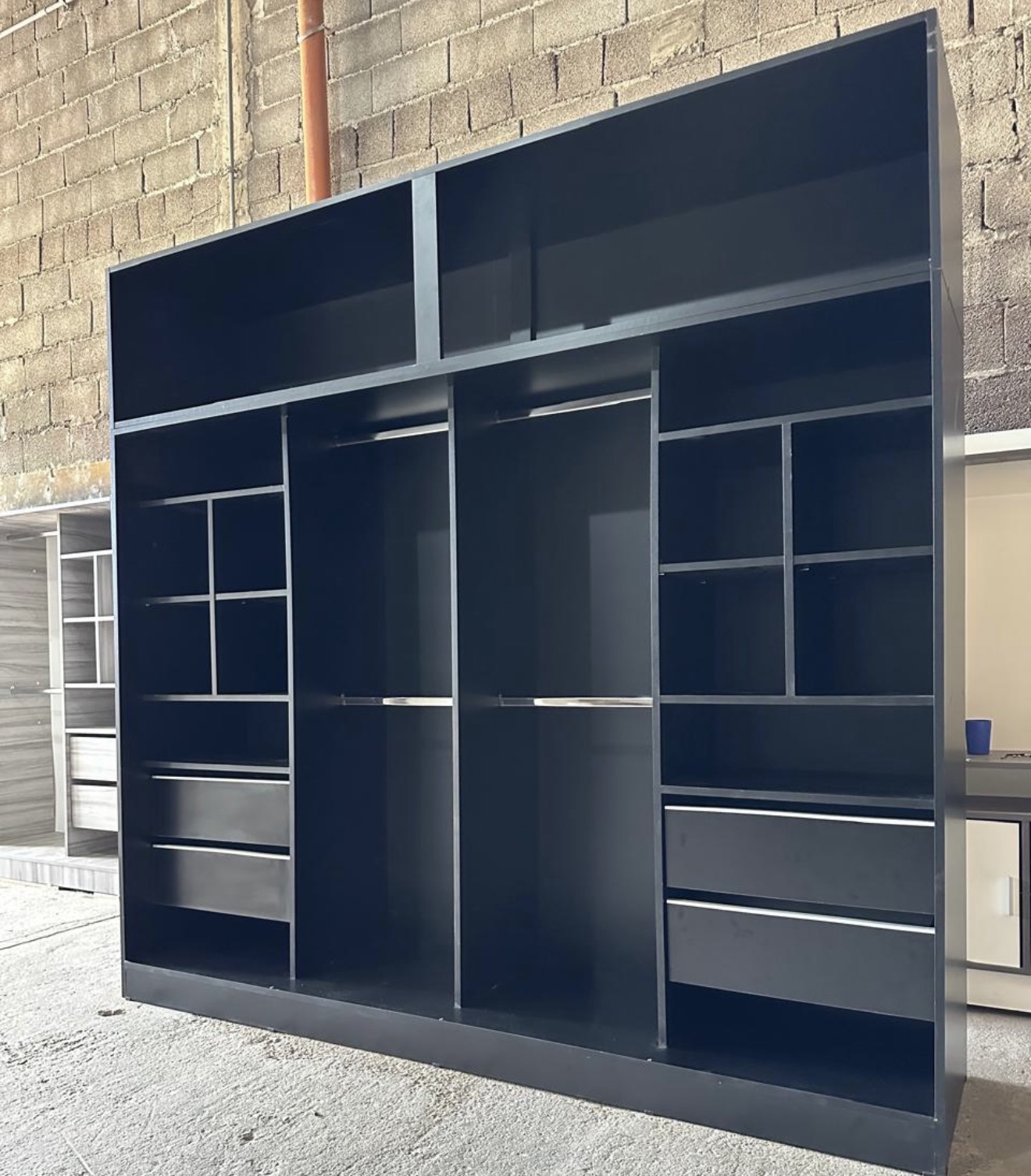 VESTIDOR 240 ANCHO 220 ALTO  CON BAULERA - Olavarría