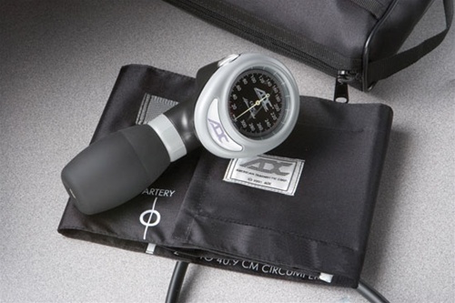 ADC Diagnostix 703 Series Aneroid Sphygmomanometer