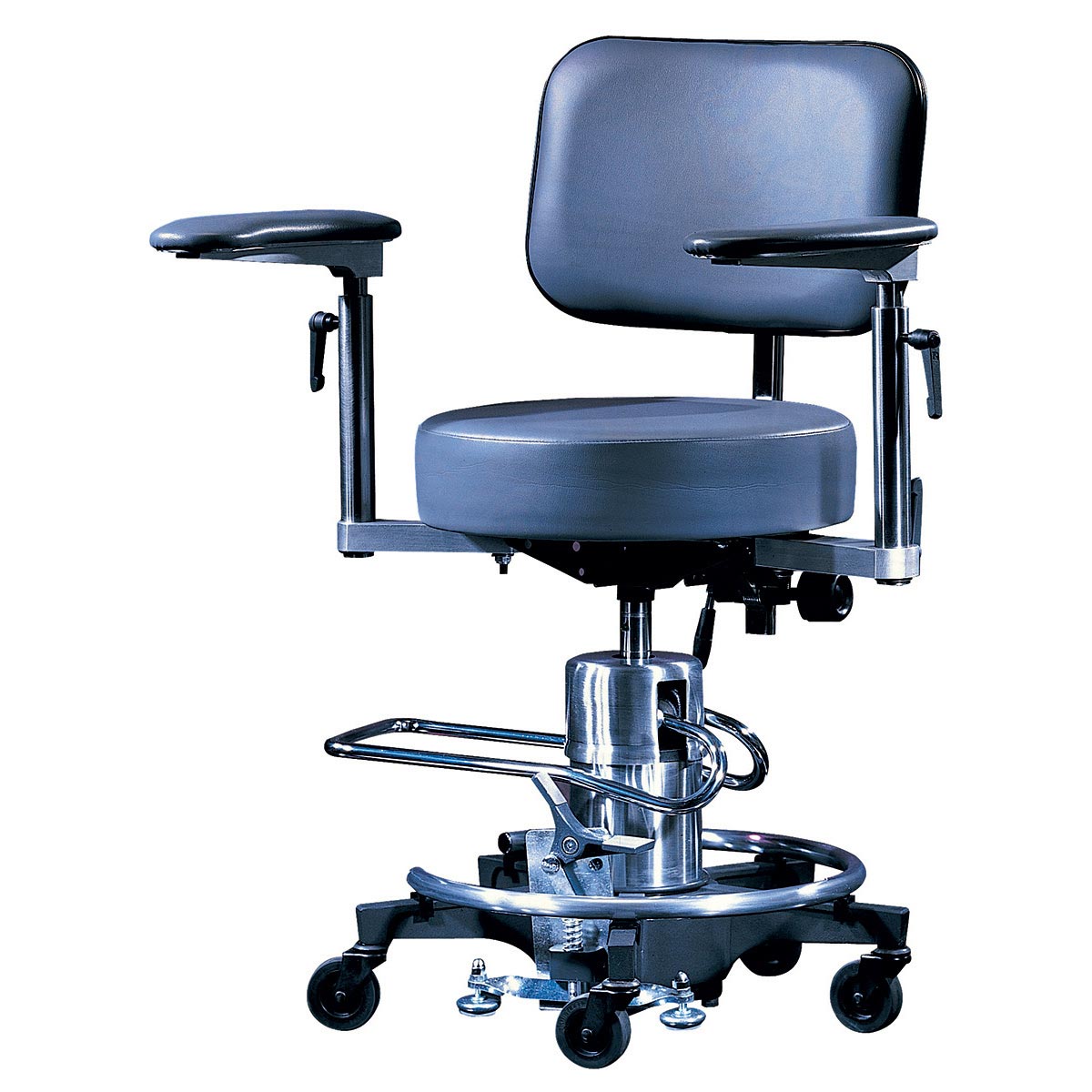 Reliance’s 558 Stool Provides Optimal Stability During Delicate Procedures