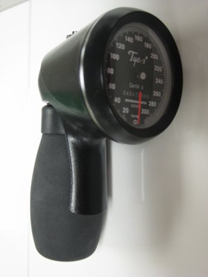 TR-1 HAND ANEROID