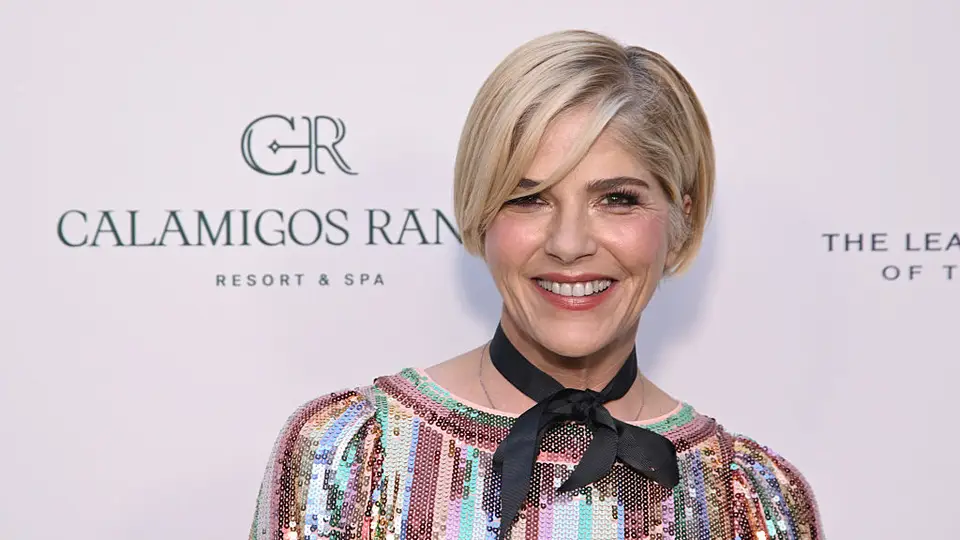 Selma Blair Removed from Delta Flight