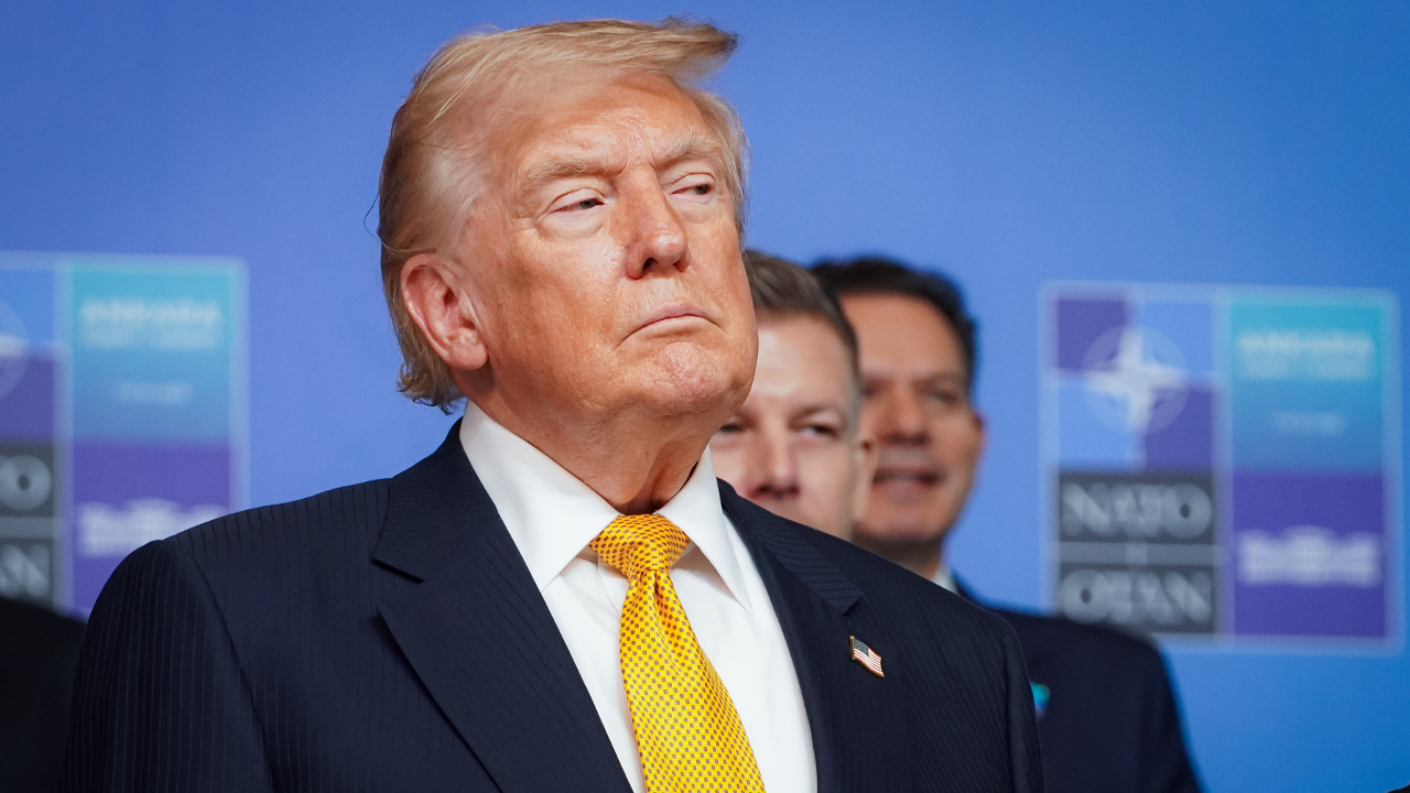 Trump Crypto Firm Nears Bank Charter