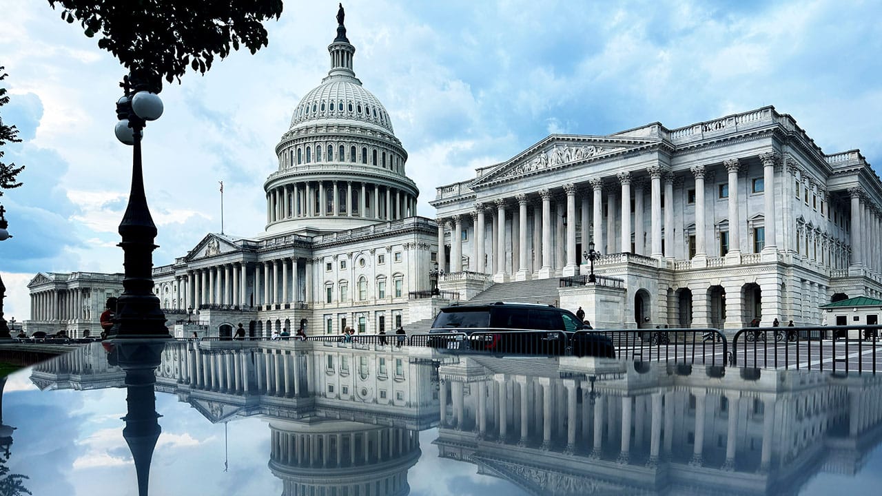 U.S. National Debt Hits $40 Trillion