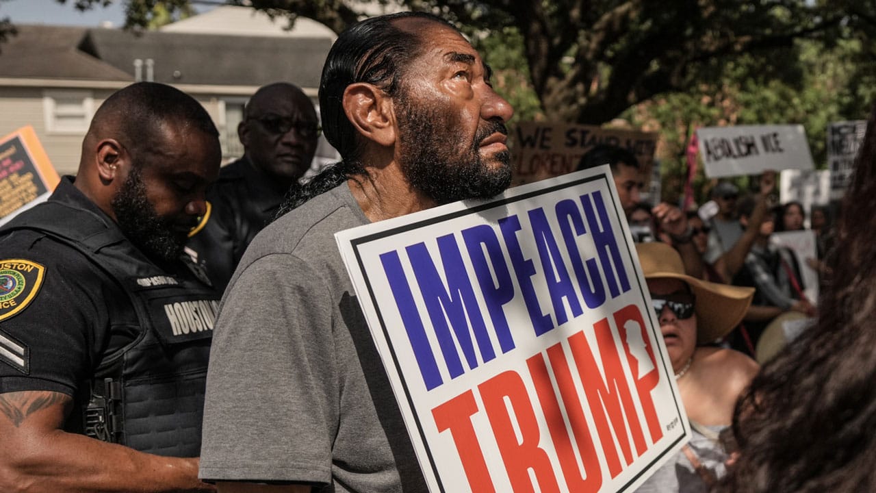 Democrats' Impeachment Dilemma Ahead of Midterms