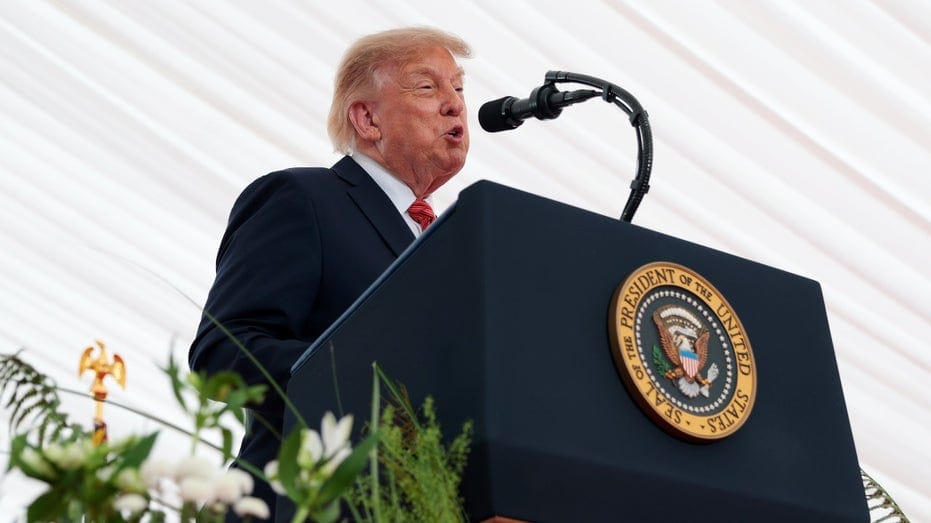 Trump Backs Unified Ireland