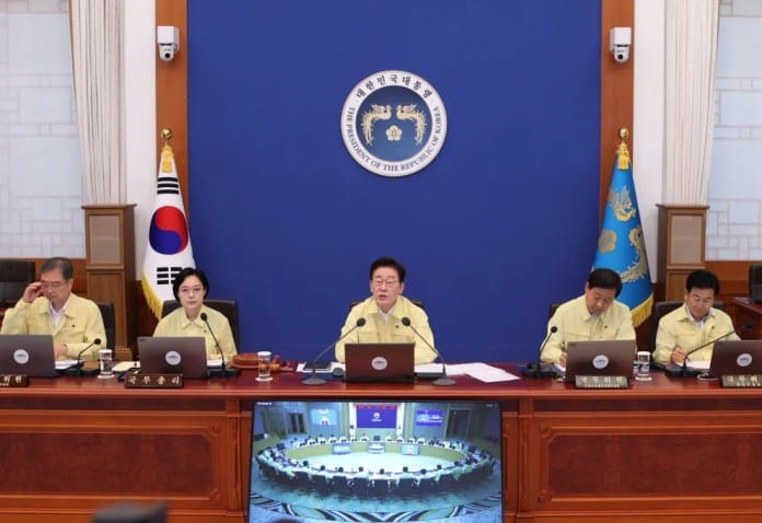 Trump Scales Back Korea Drills