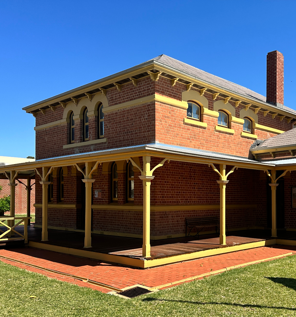 Wentworth Court House