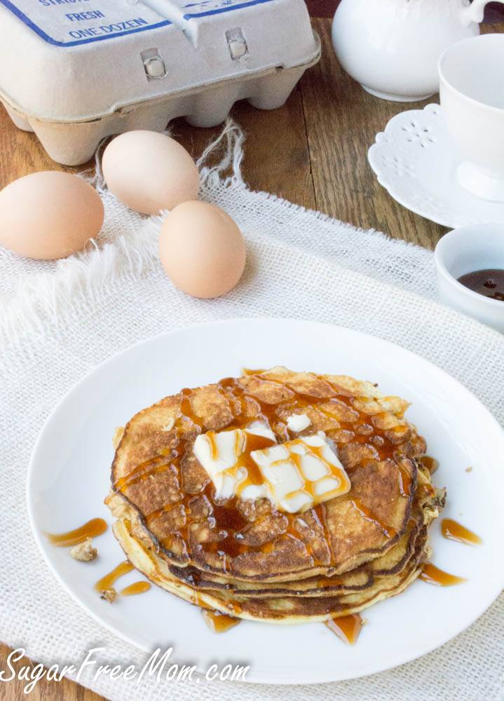 4 Ingredient Keto Low Carb Vanilla Ricotta Pancakes