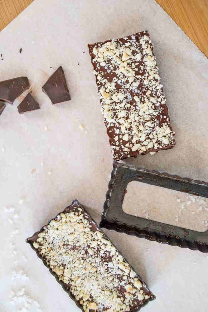 Keto Dark Chocolate Macadamia Sea Salt Bars (Fat Bombs)