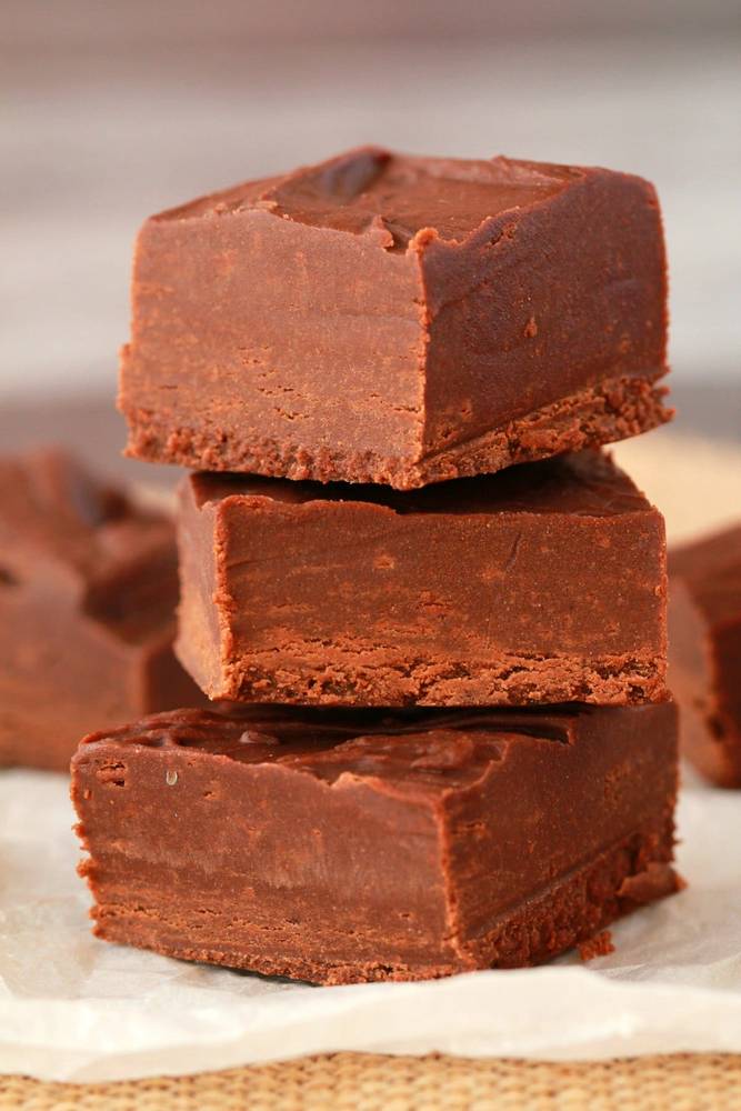 5-Minute Vegan Microwave Chocolate Fudge