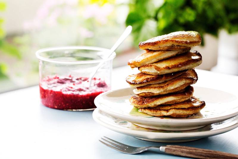 Low-carb coconut pancakes