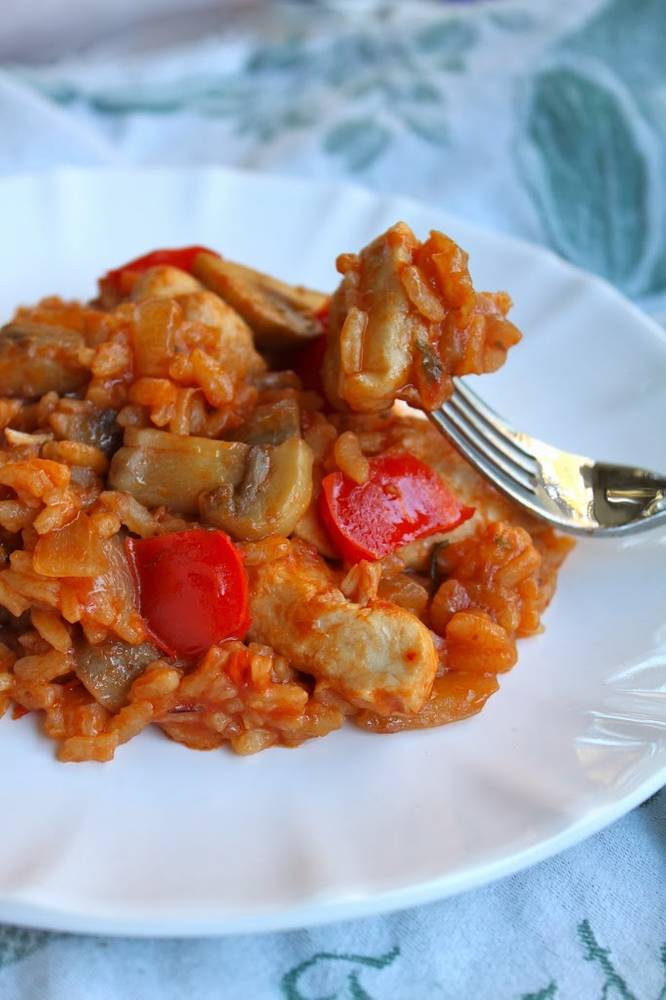 Mediterranean Chicken, Mushrooms and Rice