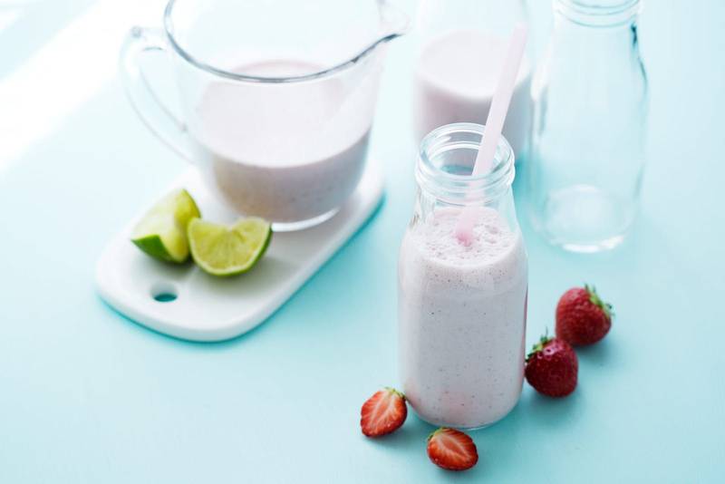 Low-carb strawberry smoothie