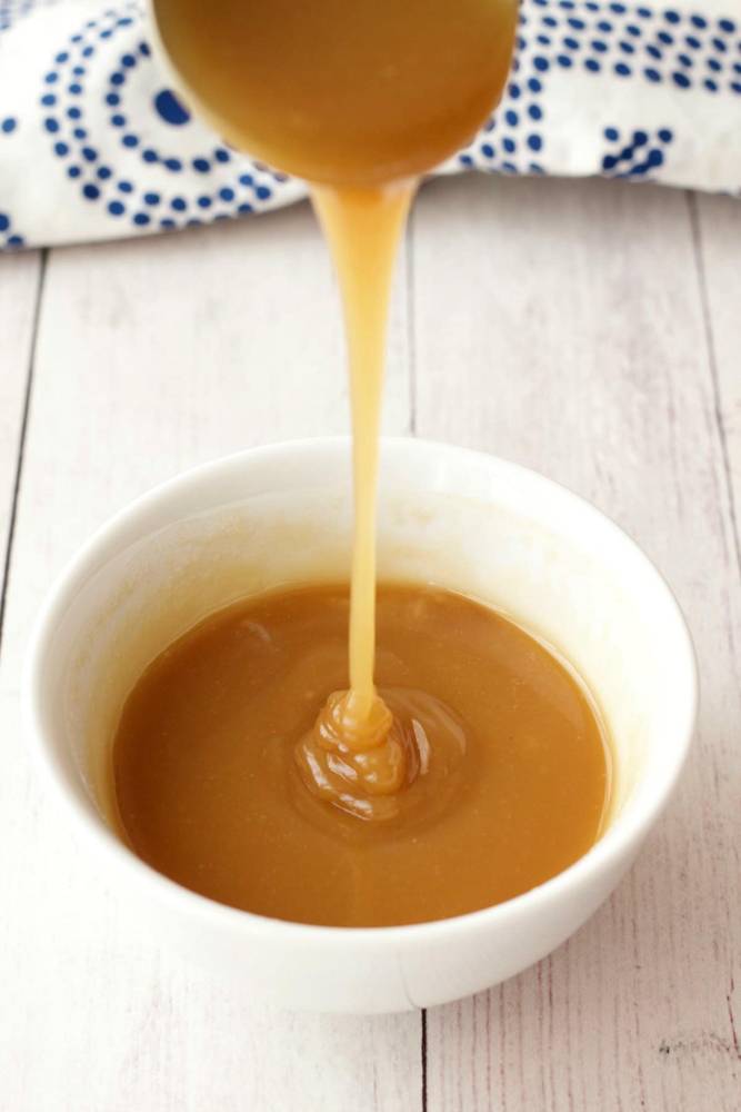 3-Ingredient Vegan Caramel Sauce (Raw Vegan)