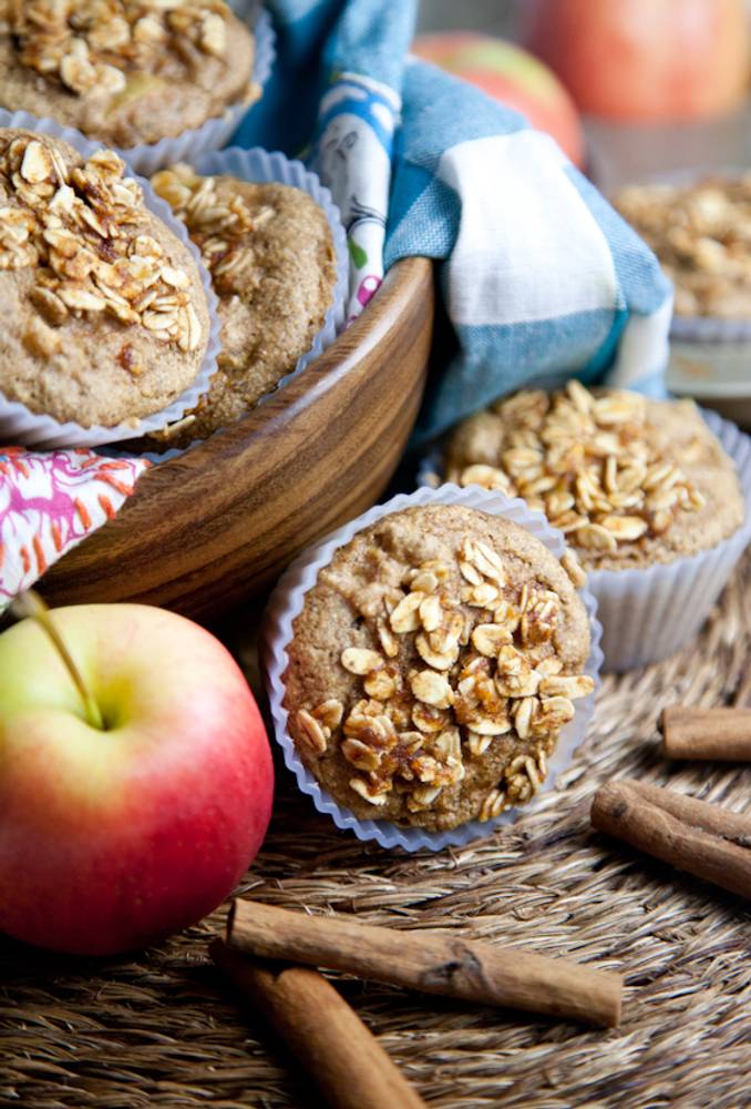 Oil-Free Apple Cinnamon Muffins with Spiced Maple Crumble Topping