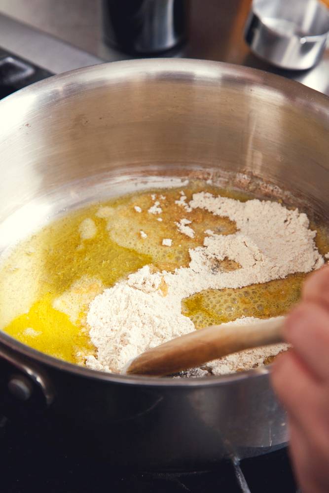 Easy Vegan Gravy (Gluten-Free Option)