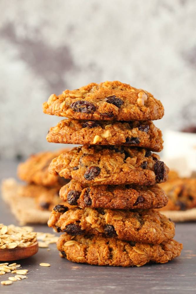 Vegan Oatmeal Raisin Cookies