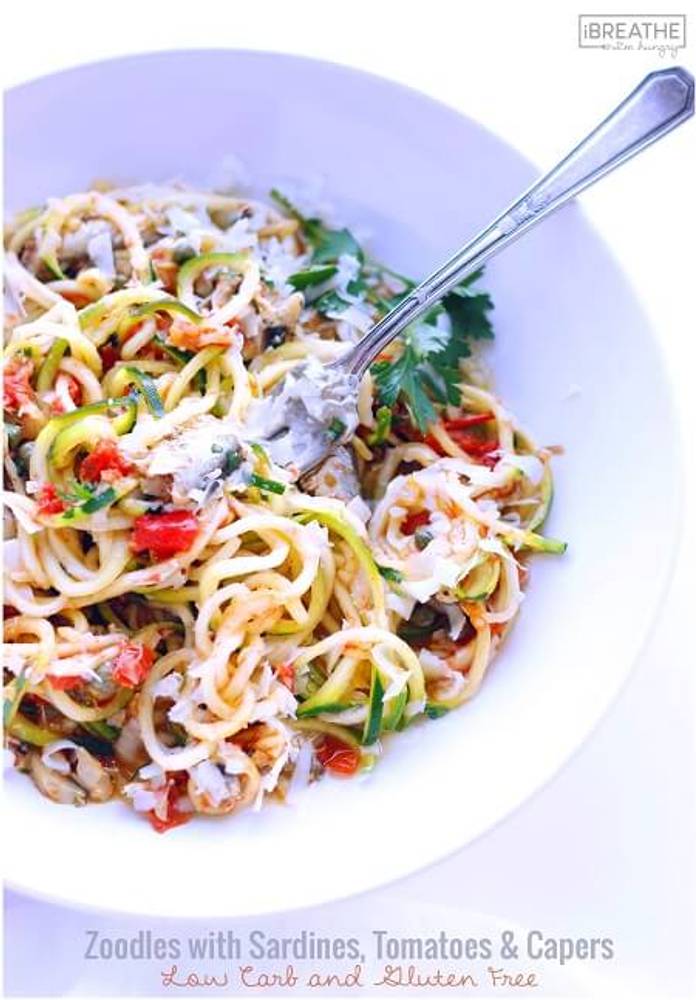 Zoodles with Sardines, Tomatoes & Capers - Low Carb