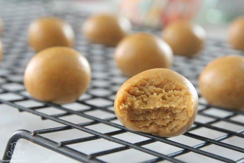 No Bake Peanut Butter Balls Recipe (With Coconut Flour)
