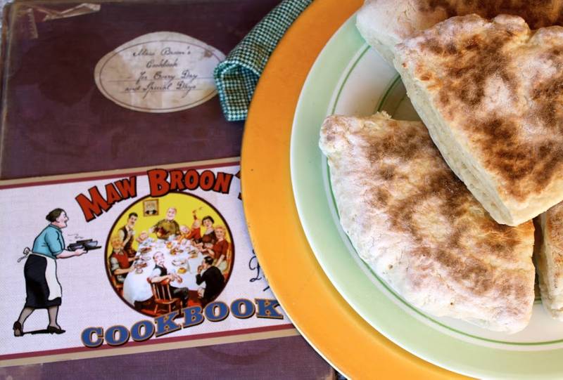 Irish or Scottish Soda Scones (White Bannocks)