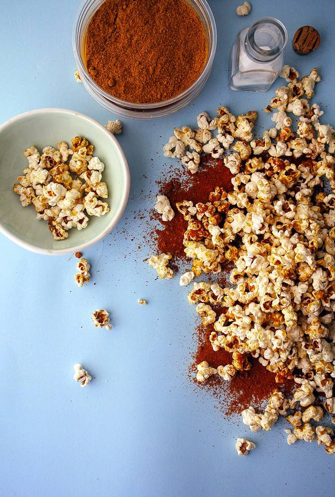 Sweet & Salty Curry Molasses Popcorn