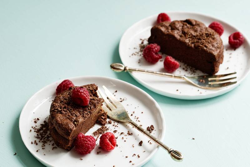 Low-carb chocolate cake